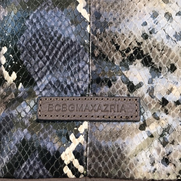 NWOT BCBGMaxAzria Foldover Snakeskin Print Clutch - Picture 5 of 9